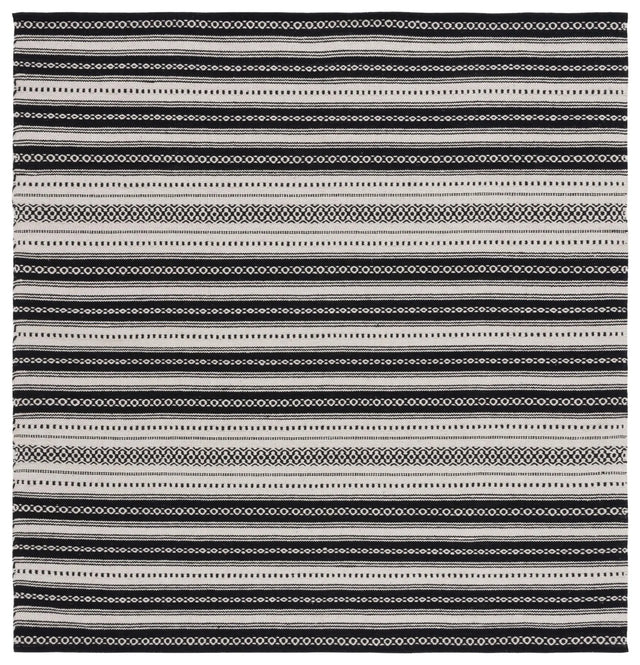 Safavieh Montauk 6'-0" x 6'-0" Rug in Black / Ivory