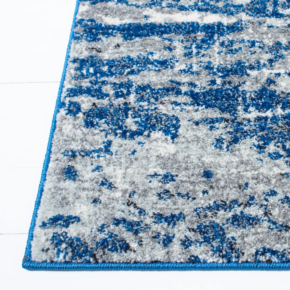Safavieh Evoke 4'-0" x 6'-0" Rug in Dark Blue / Grey