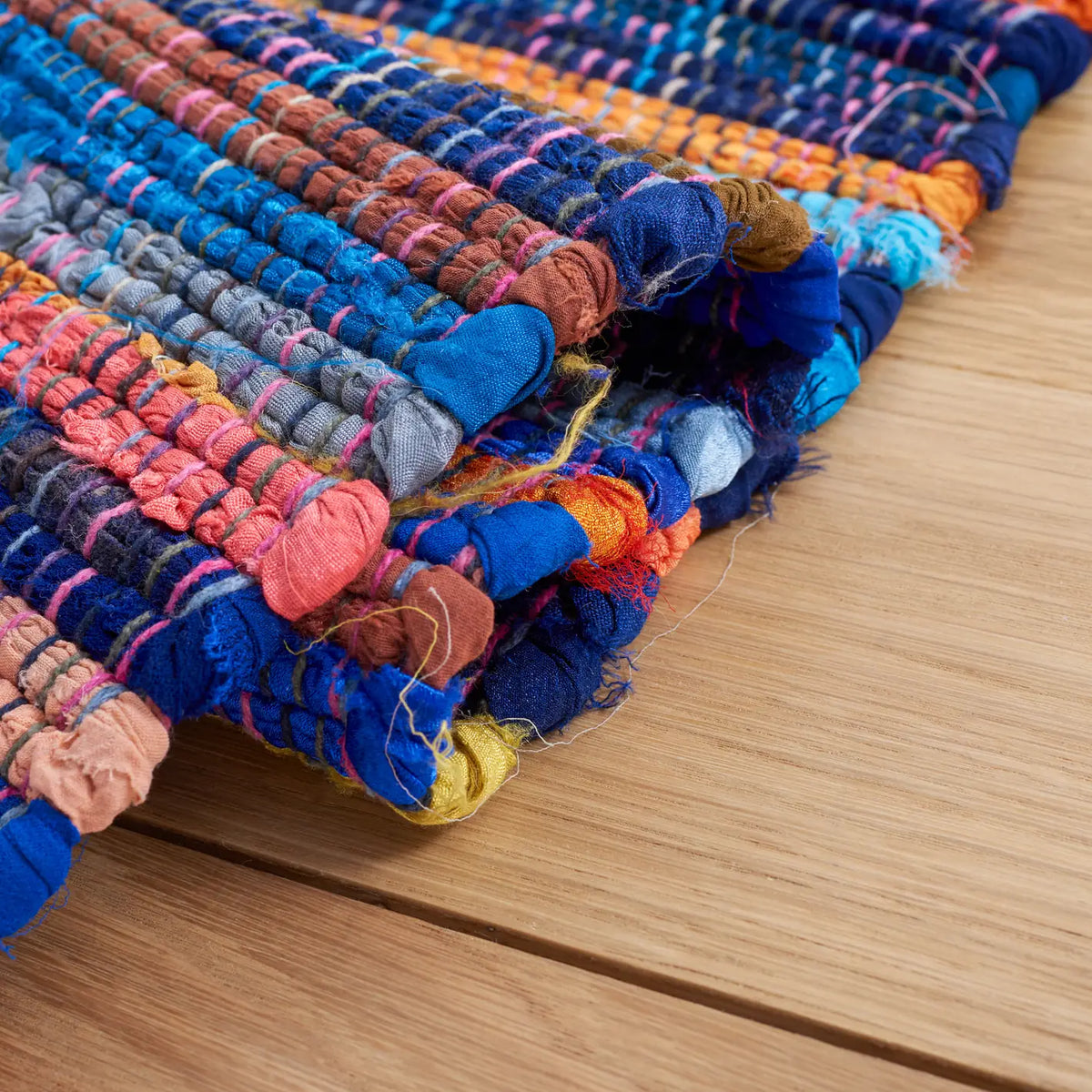 Safavieh Rag Rug 4'-0" x 6'-0" Rug in Blue / Multi