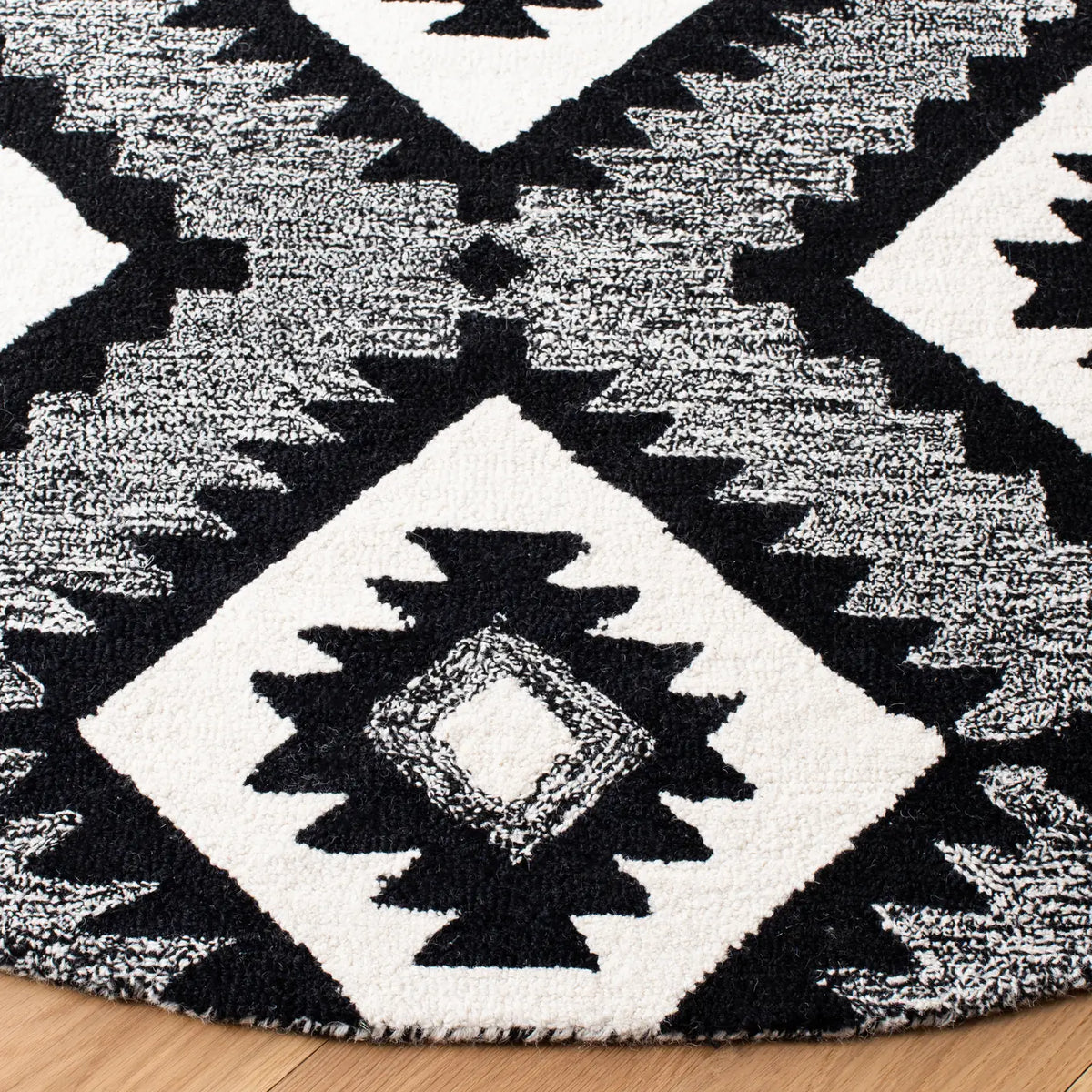 Safavieh Aspen 7'-0" x 7'-0" Rug in Charcoal / Black
