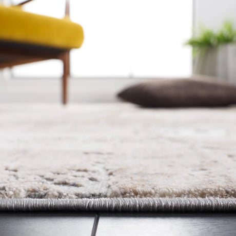 Safavieh Invista 4'-0" x 6'-0" Rug in Cream / Grey