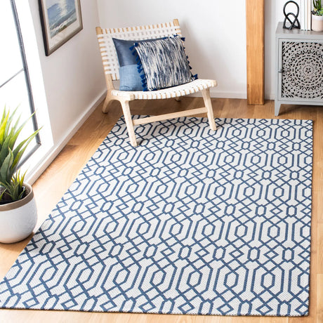 Safavieh Augustine 4'-0" x 6'-0" Rug in Navy / Light Grey