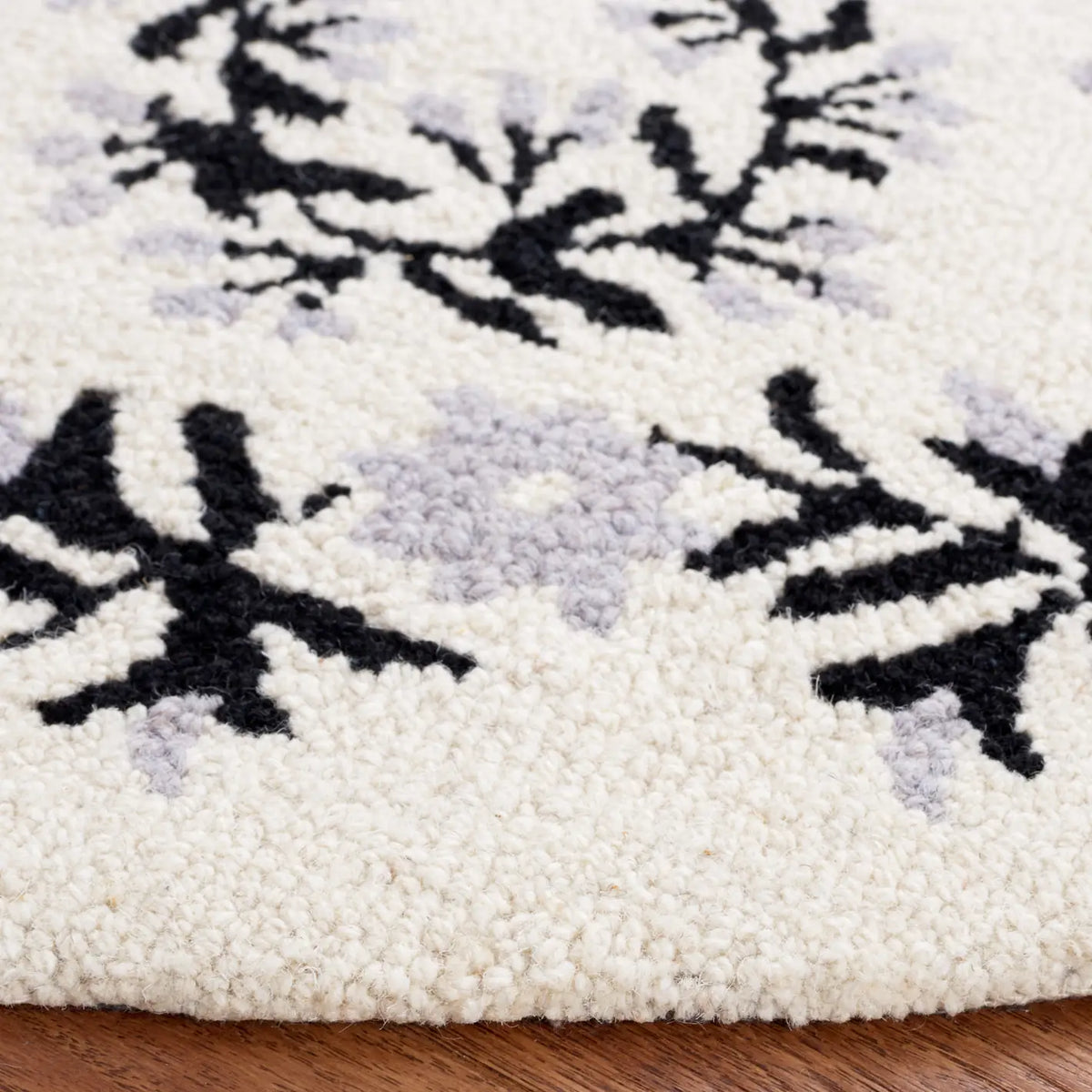 Safavieh Empire 6'-0" x 6'-0" Rug in Ivory / Black