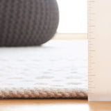 Safavieh Kilim 4'-0" x 6'-0" Rug in Ivory / Light Blue