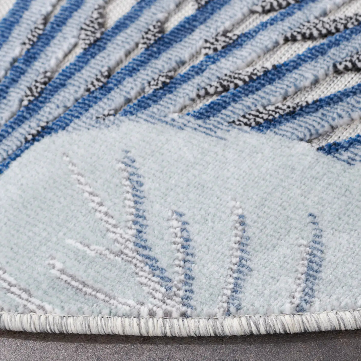 Safavieh Cabana 6'-5" x 6'-5" Rug in Ivory / Navy
