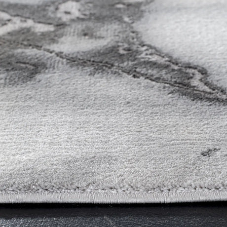 Safavieh Craft 5'-3" x 7'-6" Rug in Grey / Silver