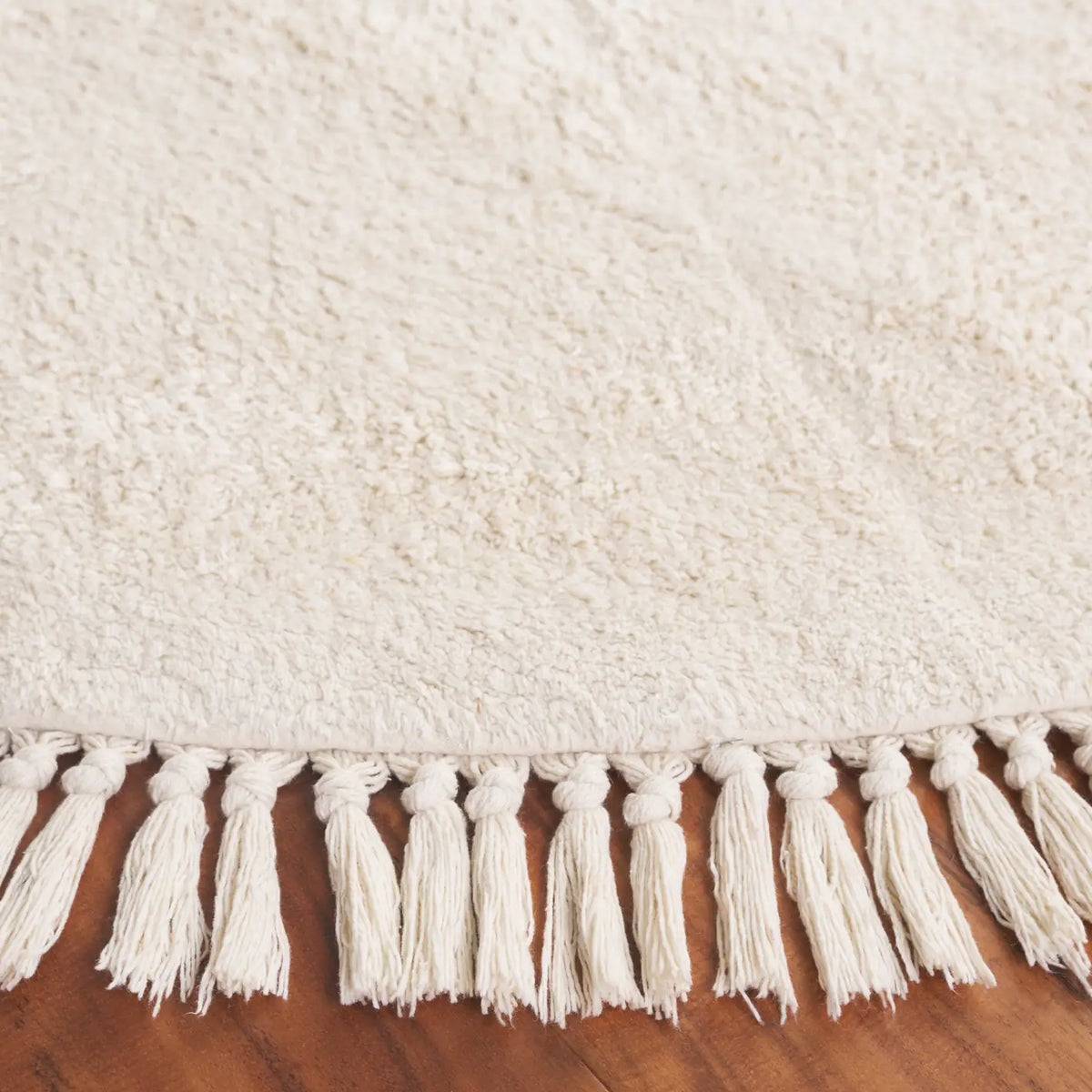 Safavieh Easy Care 6'-0" x 6'-0" Rug in Ivory