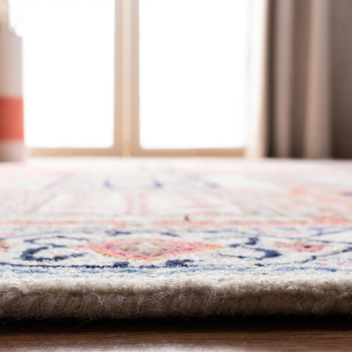 Safavieh Bellagio 5'-0" x 8'-0" Rug in Ivory / Gold