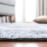 Safavieh Classic Vintage 4'-0" x 6'-0" Rug in Silver / Dark Grey