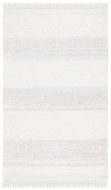 Safavieh Casablanca 4'-0" x 6'-0" Rug in Ivory