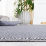 Safavieh Continental 4'-0" x 6'-0" Rug in Dark Grey