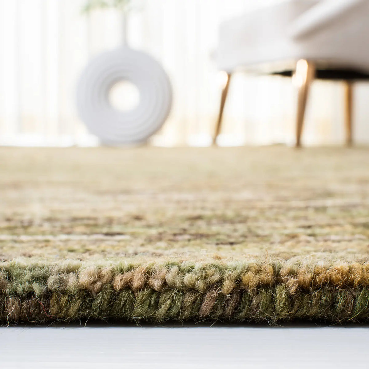 Safavieh Ikat 4'-0" x 6'-0" Rug in Green