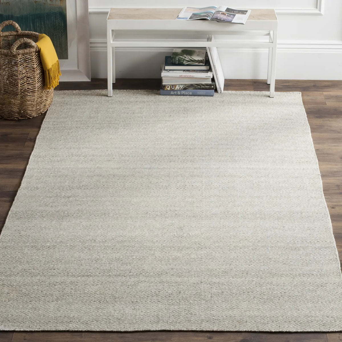 Safavieh Kilim 5'-0" x 8'-0" Rug in Ivory / Silver
