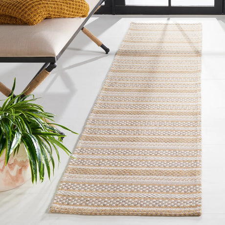 Safavieh Martha Stewart 2'-0" x 8'-0" Rug in Taupe / Beige