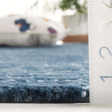 Safavieh Ebony 4'-0" x 6'-0" Rug in Navy / Light Blue