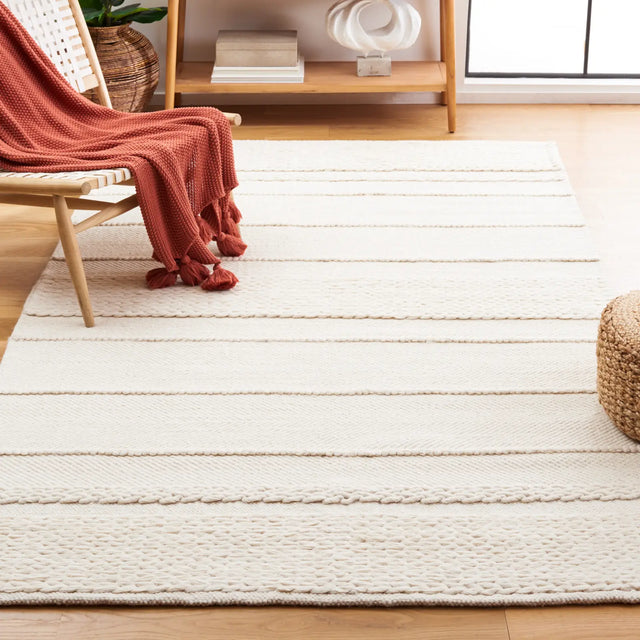 Safavieh Natura 4'-0" x 6'-0" Rug in Ivory