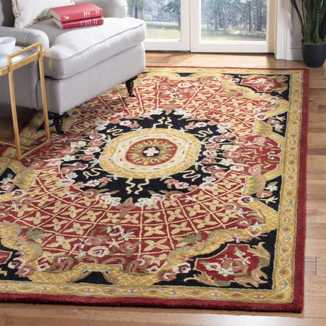 Safavieh Classic 4'-0" x 6'-0" Rug in Burgundy / Black