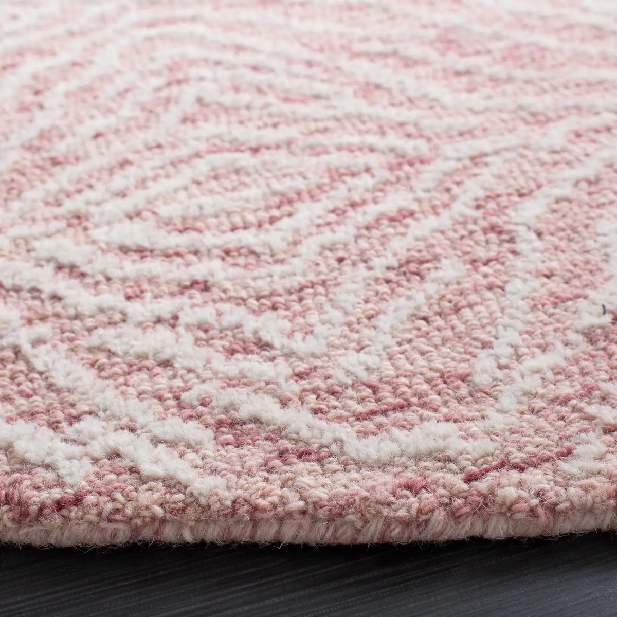 Safavieh Metro 6'-0" x 6'-0" Rug in Dark Pink / Ivory