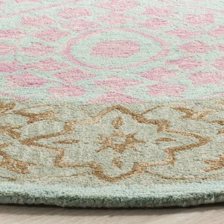 Safavieh Suzani 5'-0" x 5'-0" Rug in Taupe / Pink