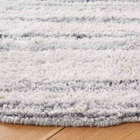 Safavieh Casablanca 5'-0" x 5'-0" Rug in Grey / Ivory