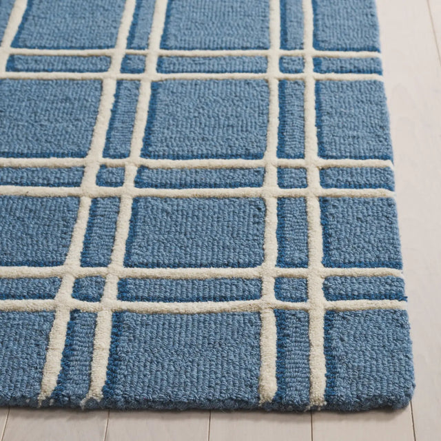 Safavieh Genre 4'-0" x 6'-0" Rug in Blue / Ivory