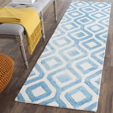 Safavieh Dip Dye 2'-3" x 6'-0" Rug in Ivory / Blue