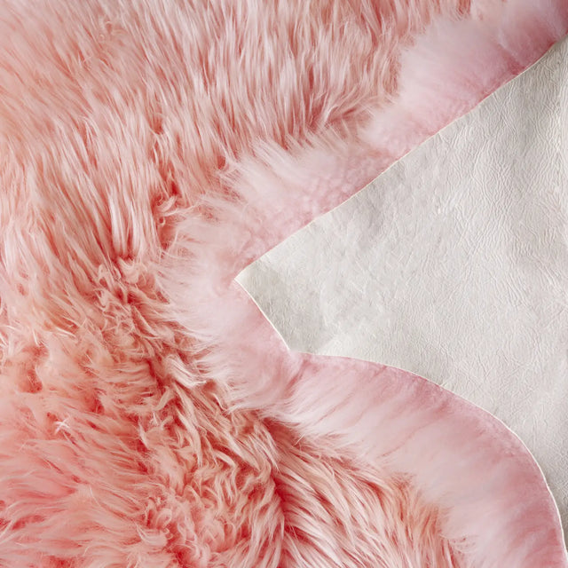 Safavieh Sheep Skin 2'-0" x 3'-0" Rug in Solid Pink