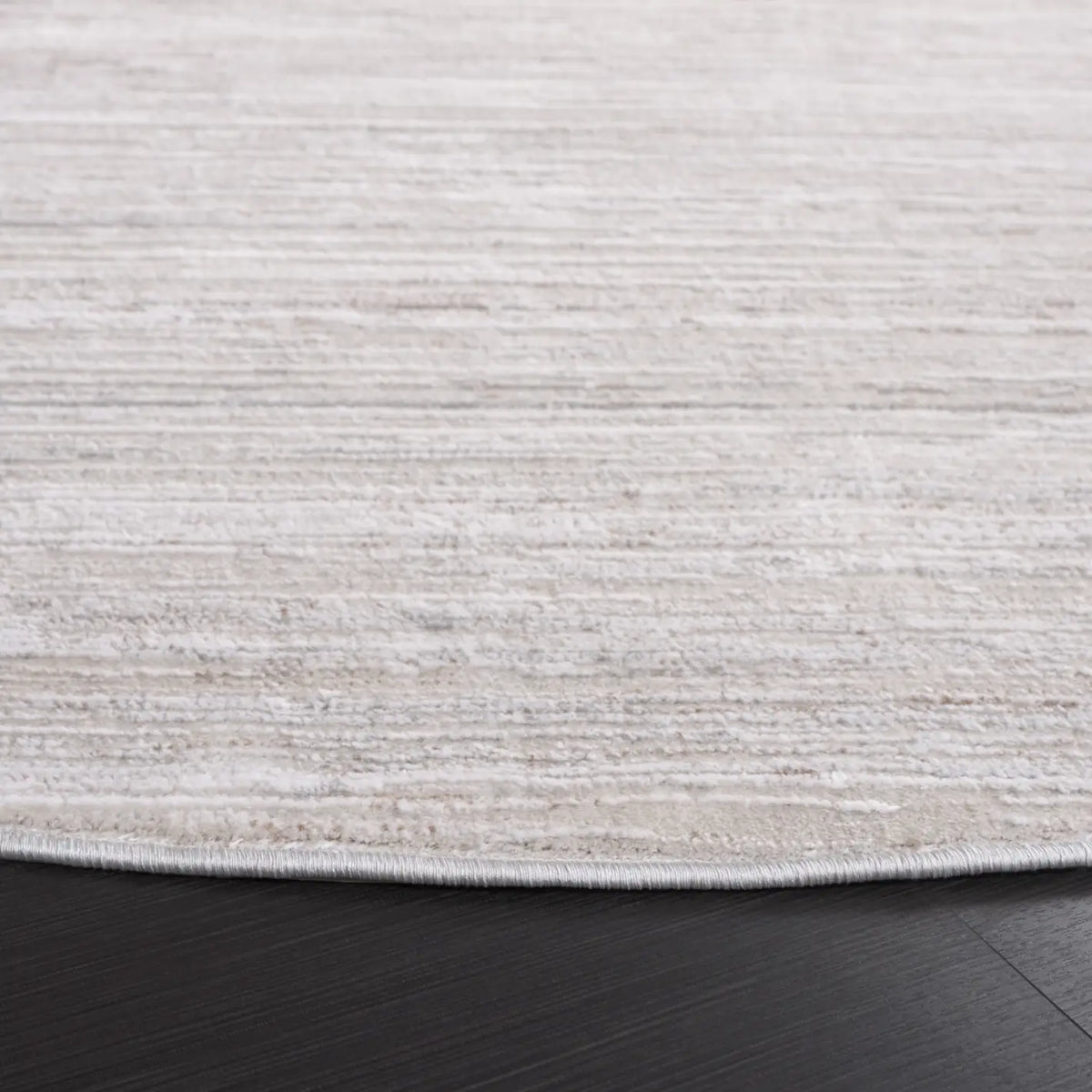 Safavieh Platinum 6'-7" x 6'-7" Rug in Beige / Ivory
