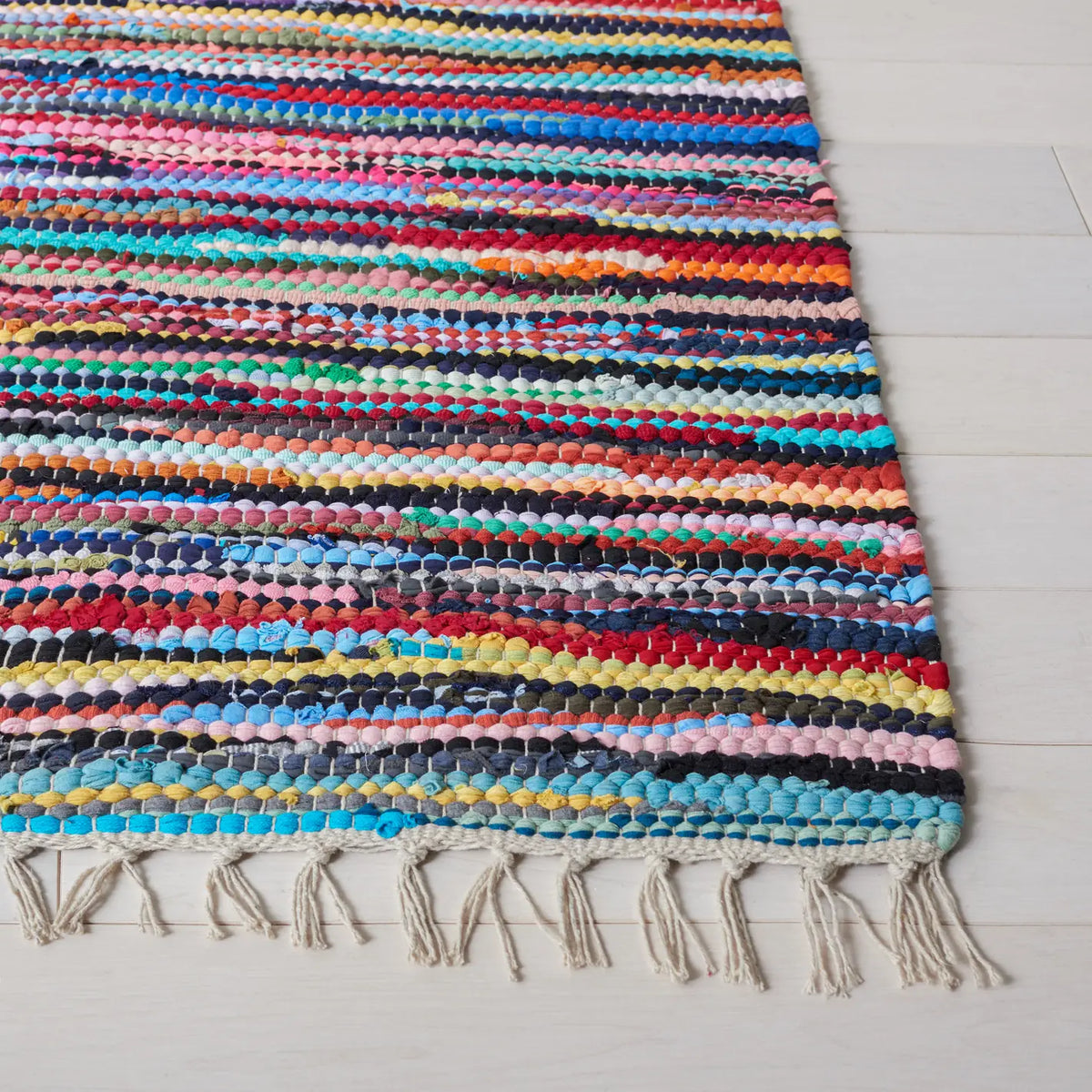Safavieh Rag Rug 4'-0" x 6'-0" Rug in Multi