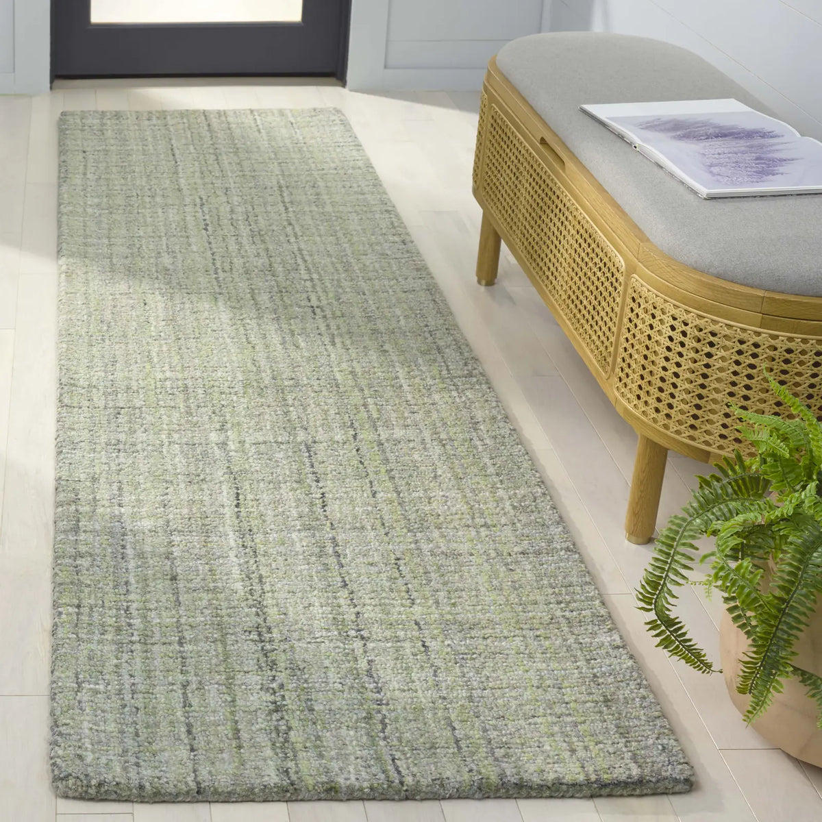 Safavieh Abstract 2'-3" x 8'-0" Rug in Green