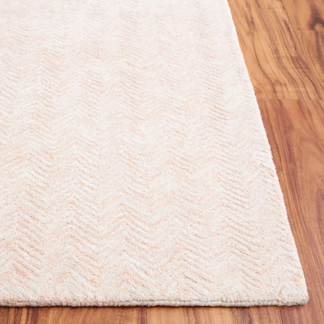 Safavieh Glamour 4'-0" x 6'-0" Rug in Pink / Ivory