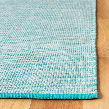 Safavieh Montauk 4'-0" x 6'-0" Rug in Aqua / Blue