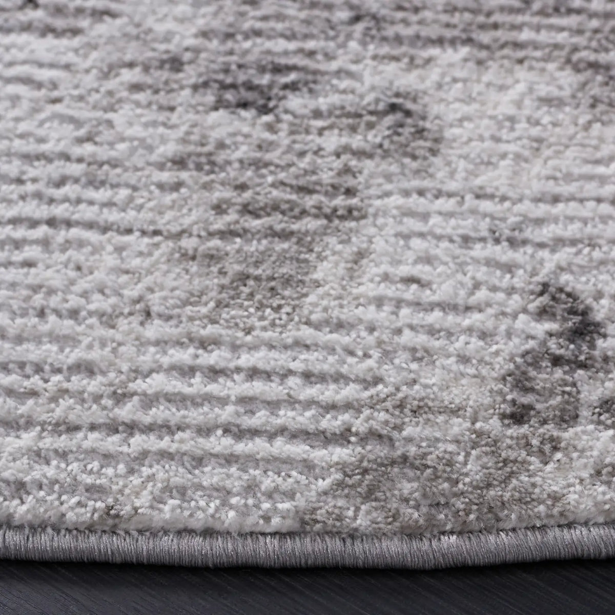 Safavieh Meadow 500 6'-7" x 6'-7" Rug in Grey / Black