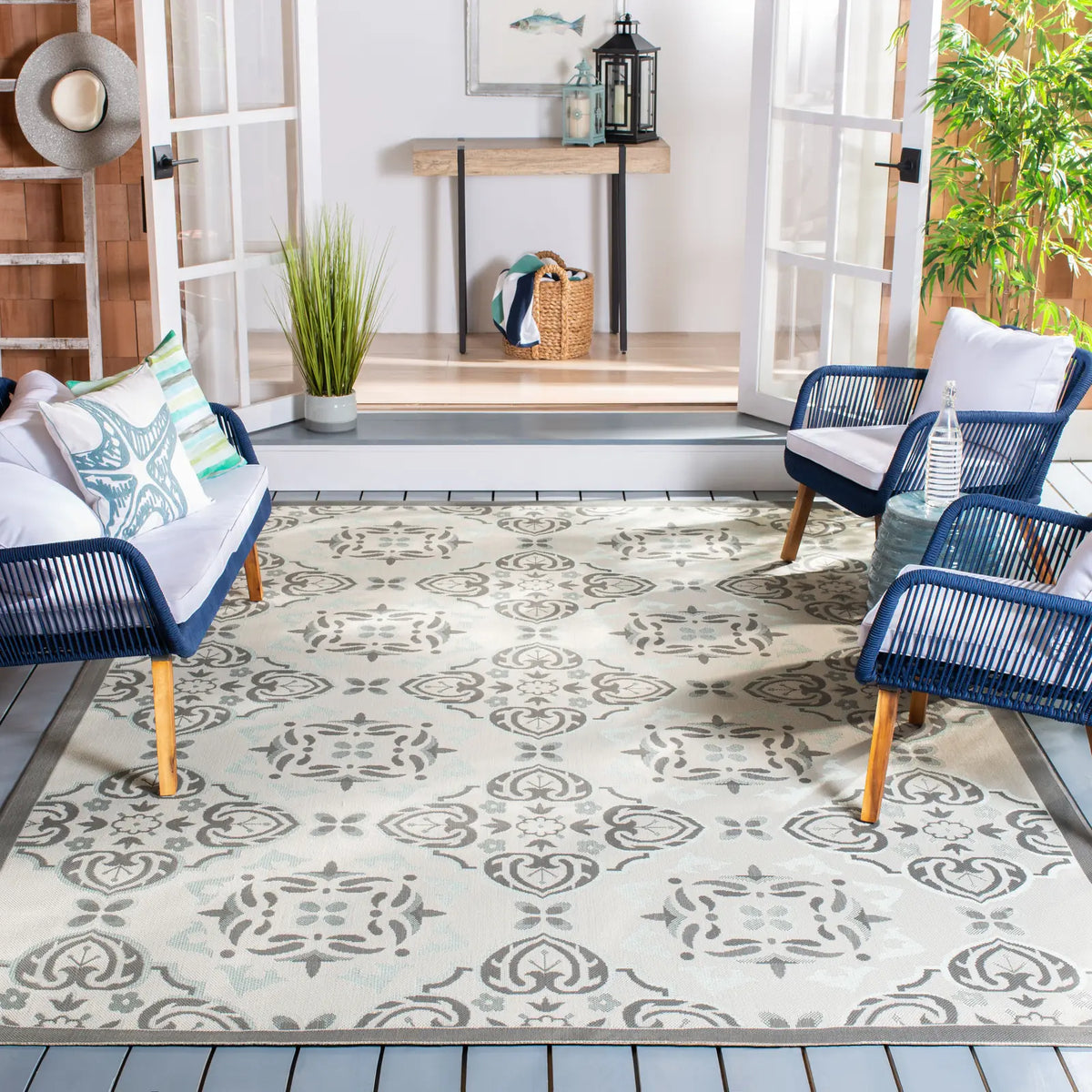 Safavieh Courtyard 6'-7" x 9'-6" Rug in Light Grey / Anthracite