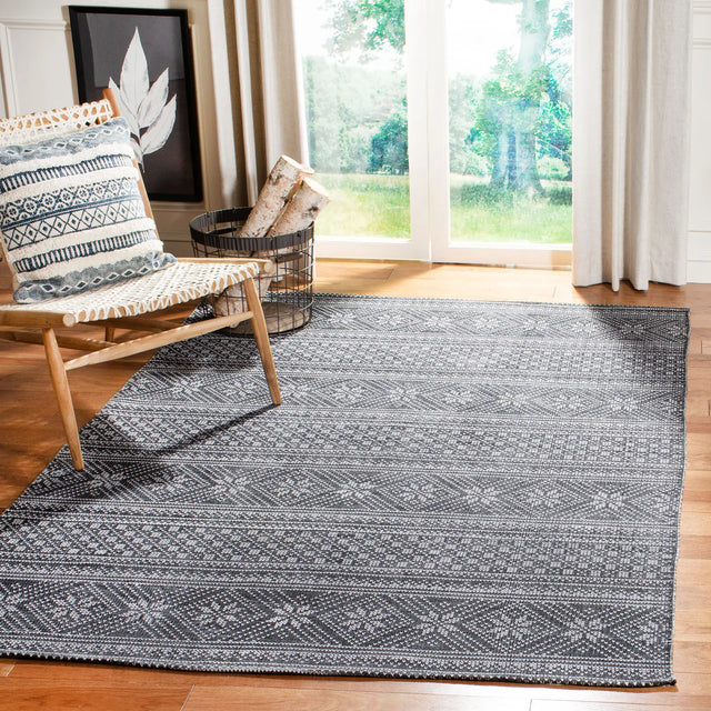Safavieh Cedar Brook 5'-0" x 8'-0" Rug in Black / Ivory