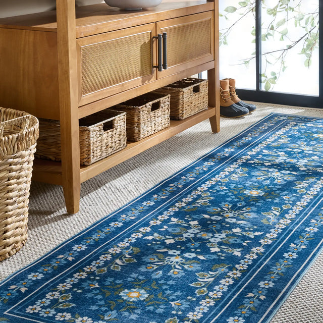 Safavieh Martha Stewart Washable 2'-6" x 8'-0" Rug in Dark Blue / Beige