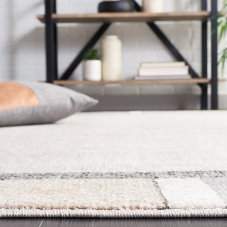 Safavieh Phoenix 500 4'-5" x 6'-5" Rug in Light Grey / Beige Charcoal