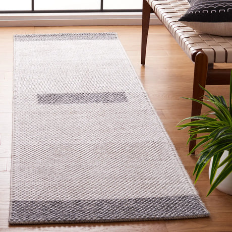 Safavieh Natura 2'-3" x 8'-0" Rug in Ivory / Dark Grey