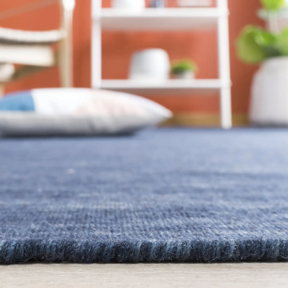 Safavieh Kilim 4'-0" x 6'-0" Rug in Navy / Blue