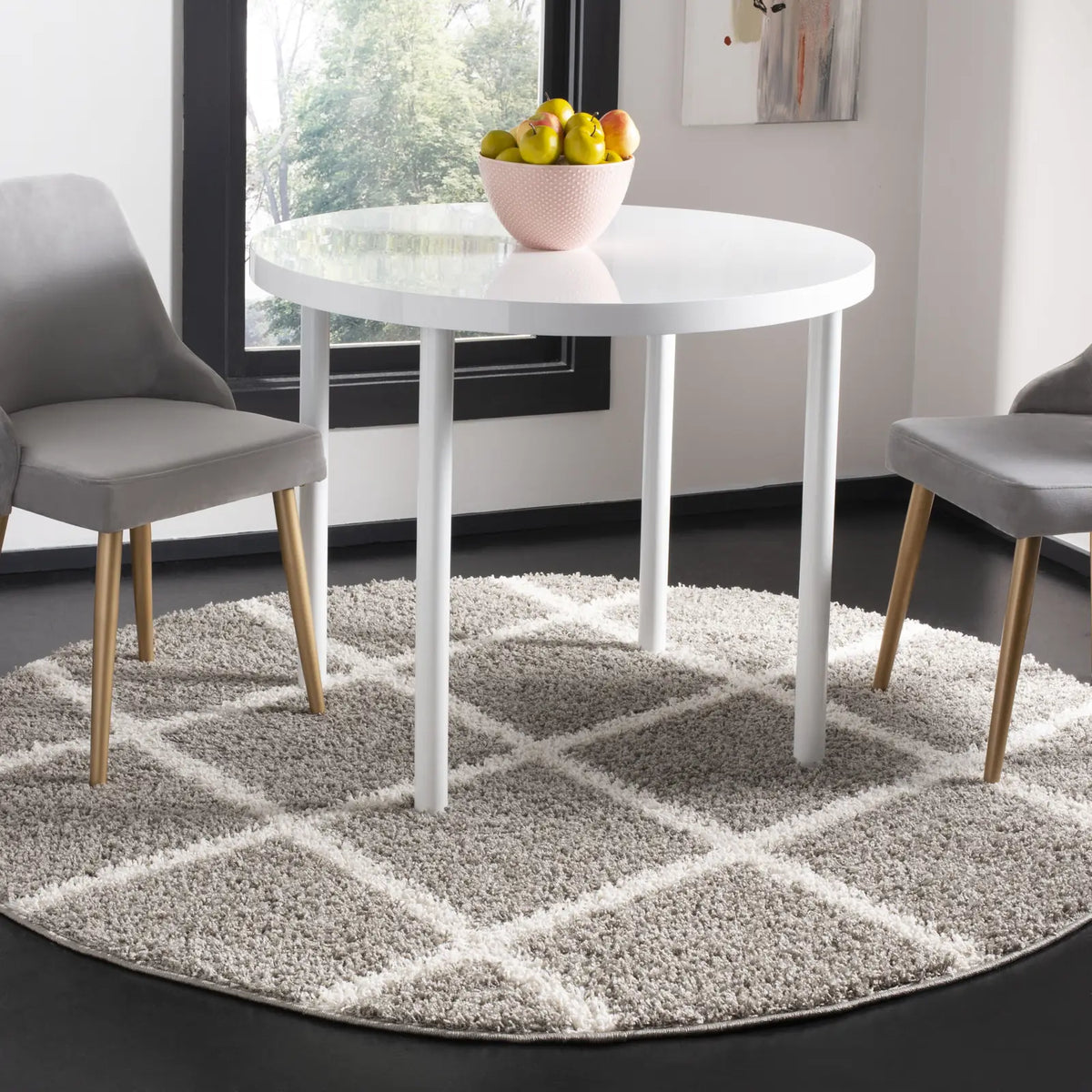 Safavieh New York Shag 6'-7" x 6'-7" Rug in Grey / Ivory