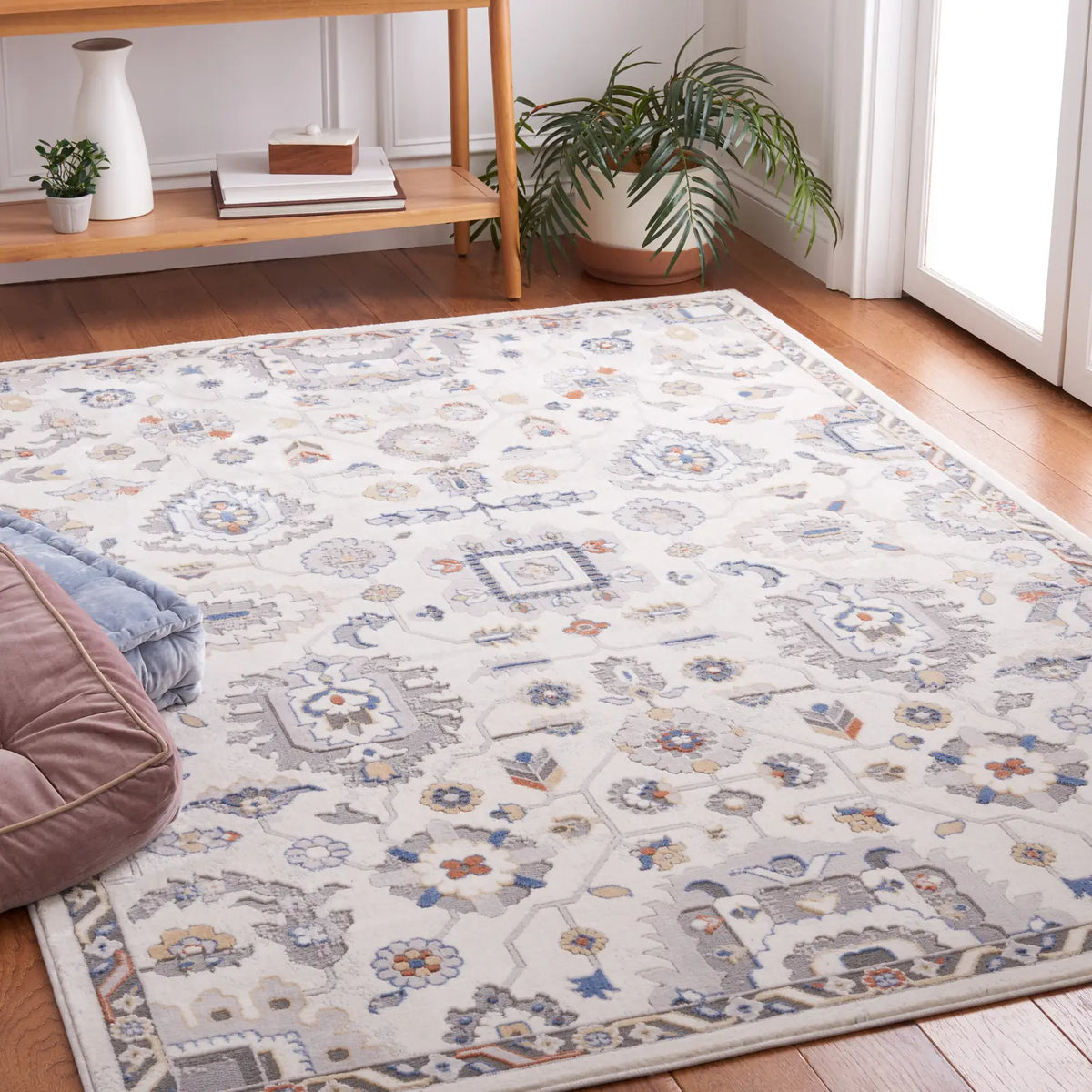 Safavieh Eternal 4'-0" x 6'-0" Rug in Ivory / Grey