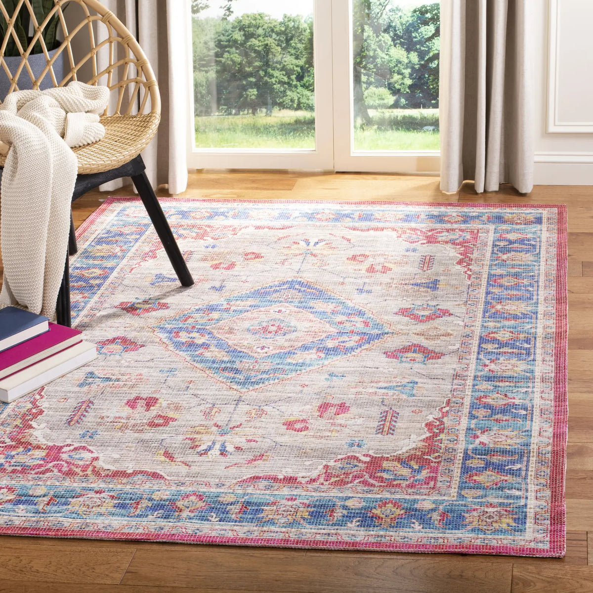 Safavieh Saffron 4'-0" x 6'-0" Rug in Rust / Ivory