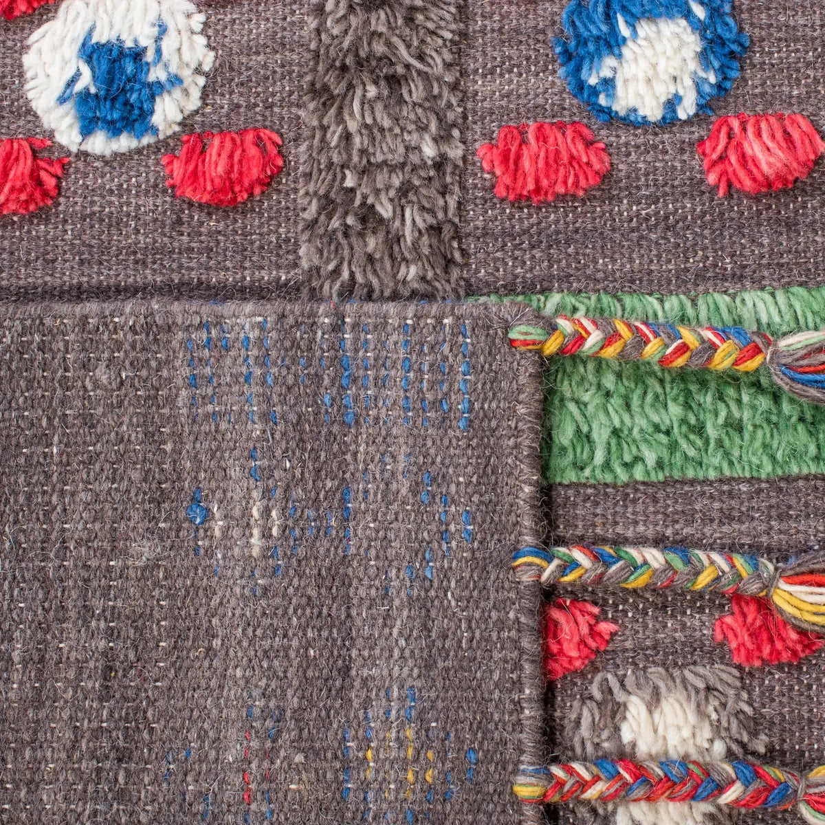 Safavieh Casablanca 4'-0" x 6'-0" Rug in Blue / Green