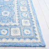 Safavieh Ebony 4'-0" x 6'-0" Rug in Blue / Ivory