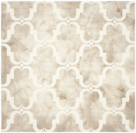 Safavieh Dip Dye 7'-0" x 7'-0" Rug in Beige / Ivory