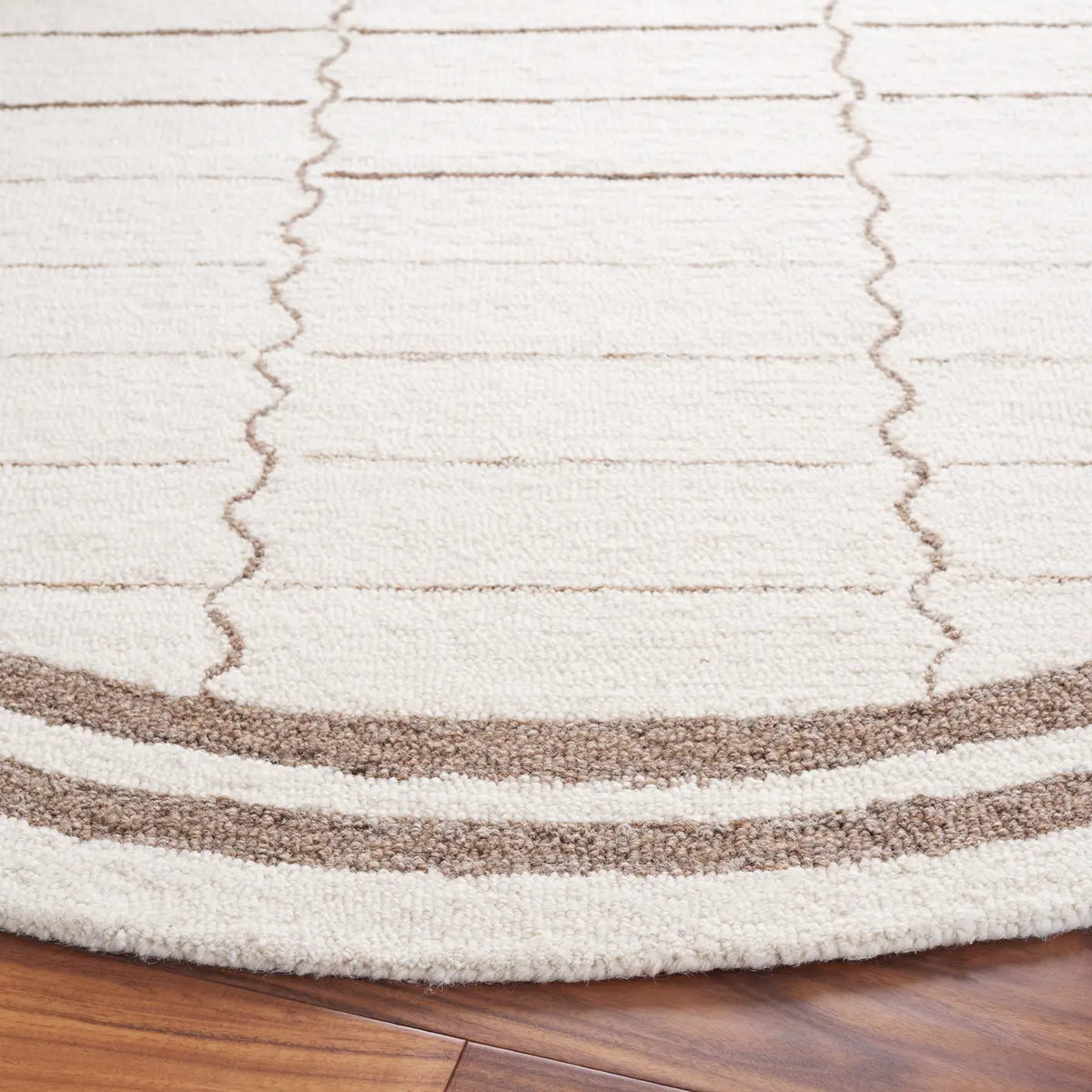 Safavieh Metro 6'-0" x 6'-0" Rug in Ivory / Brown