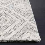 Safavieh Marbella 4'-0" x 6'-0" Rug in Ivory / Black