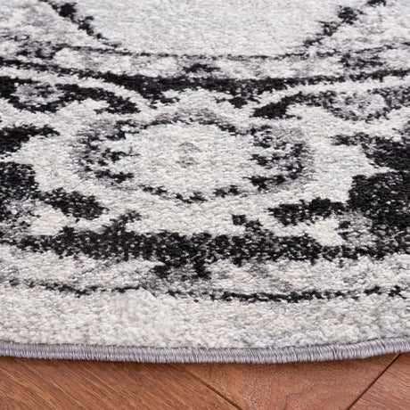 Safavieh Tulum 6'-7" x 6'-7" Rug in Ivory / Black