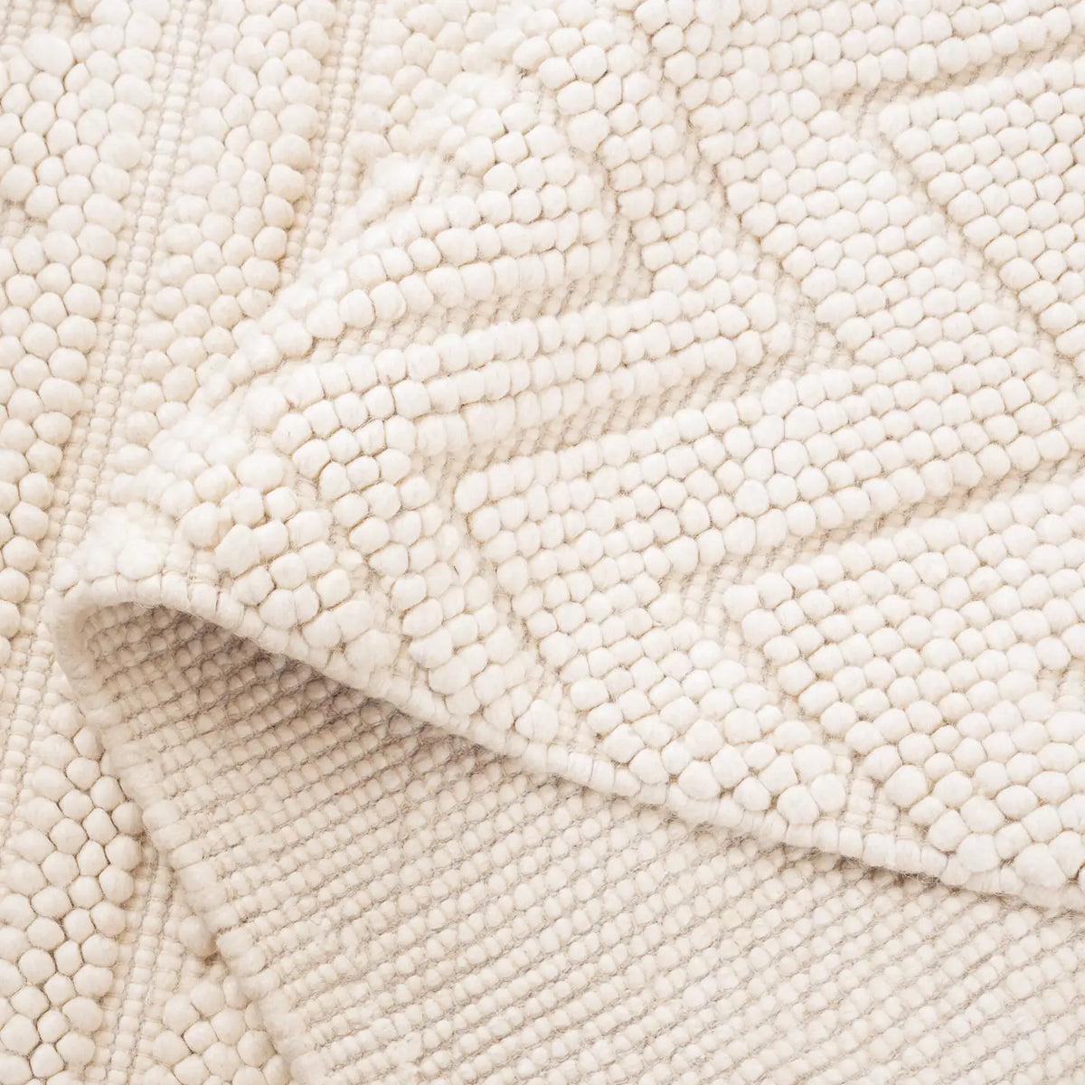 Safavieh Natura 4'-0" x 6'-0" Rug in Ivory
