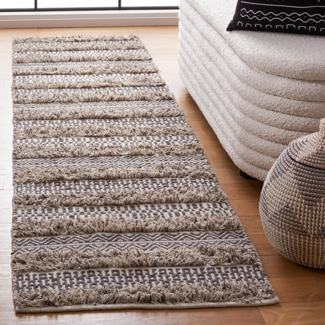 Safavieh Natura 2'-3" x 9'-0" Rug in Grey / Ivory